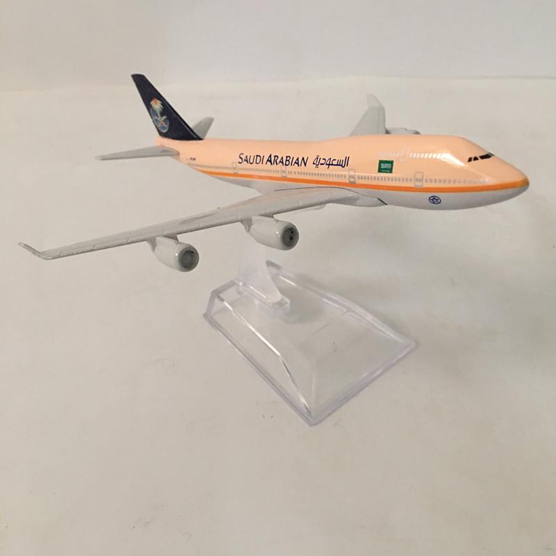 1/400 Scale 16cm 747 SAUDI ARABIAN Airplane Model Airplane Diecast Metal Planes
