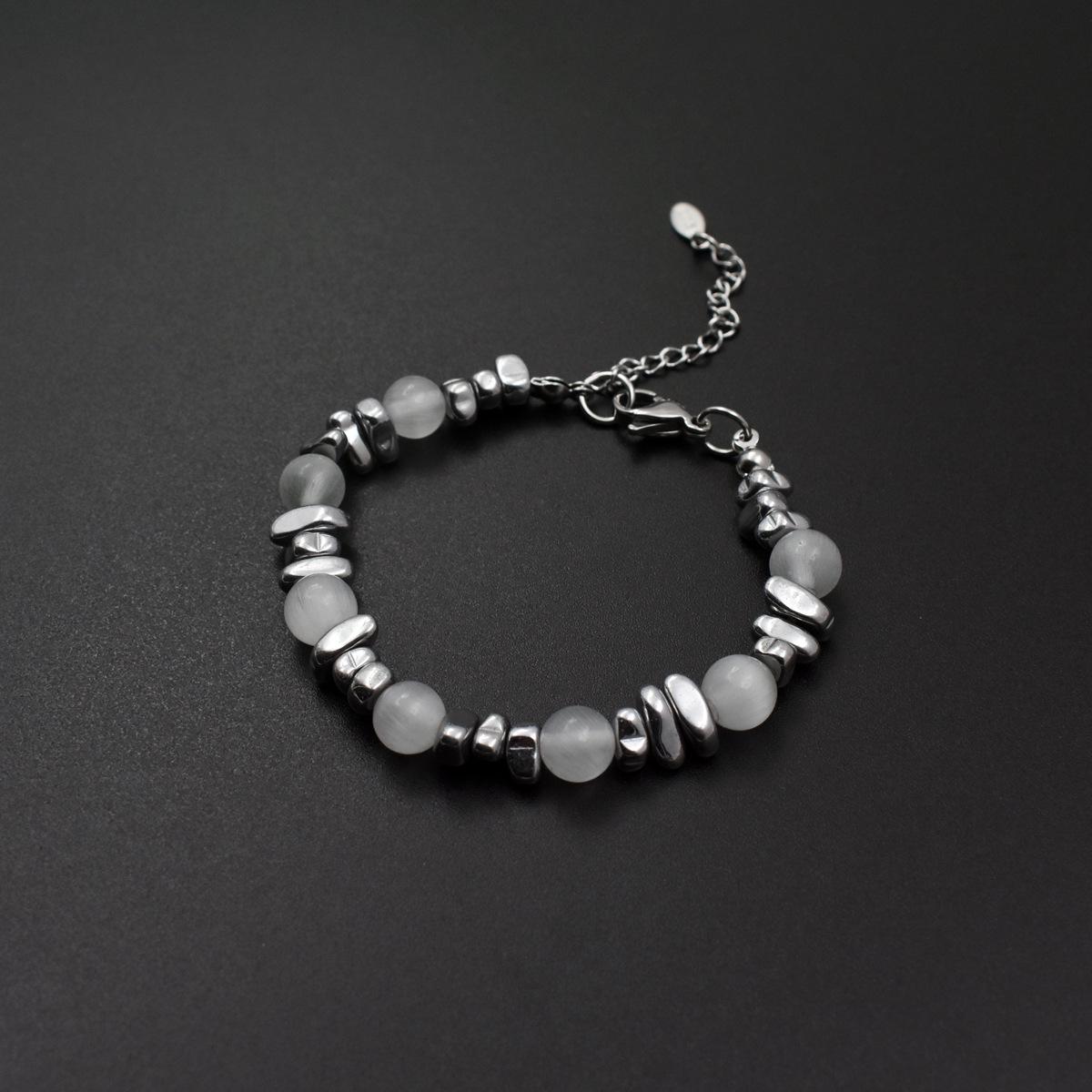 

Unisex Silver Beaded Patchwork Cat s Eye Bracelet: Trendy Design for Men and Women