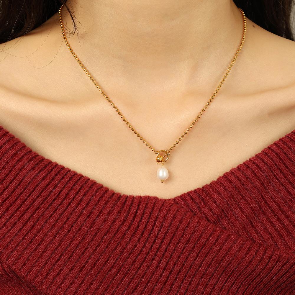 European and American OT buckle pearl pendant necklace female ins design sense titanium steel cold wind collarbone chain