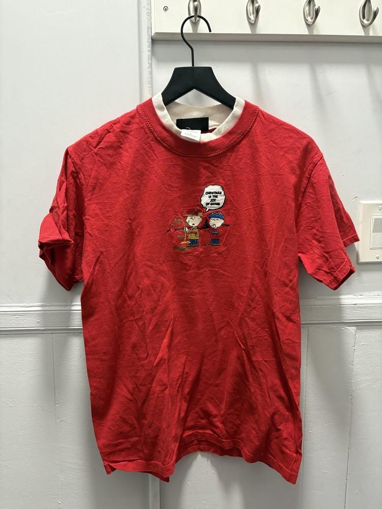 Vintage Peanuts Shirt Mens Medium Red Christmas Charlie Brown Embroidered 90s Unisex T-Shirt S