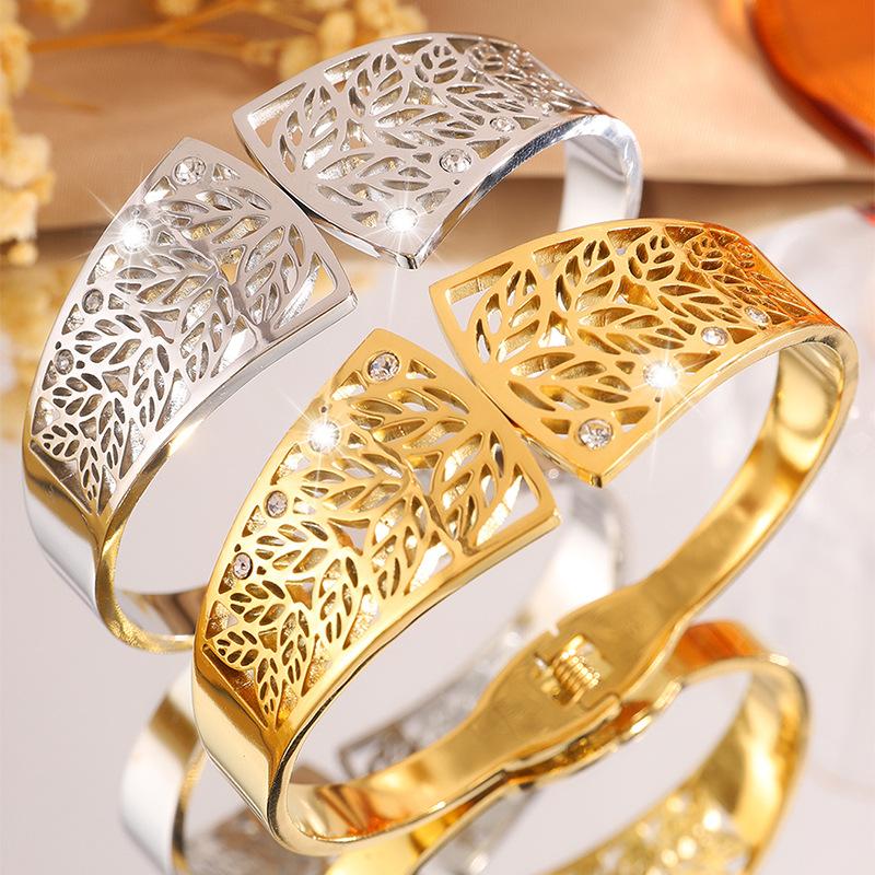 Fashionable Hollow Pattern Women's Exquisite High Opening Couple Style Jewelry Bracelet
