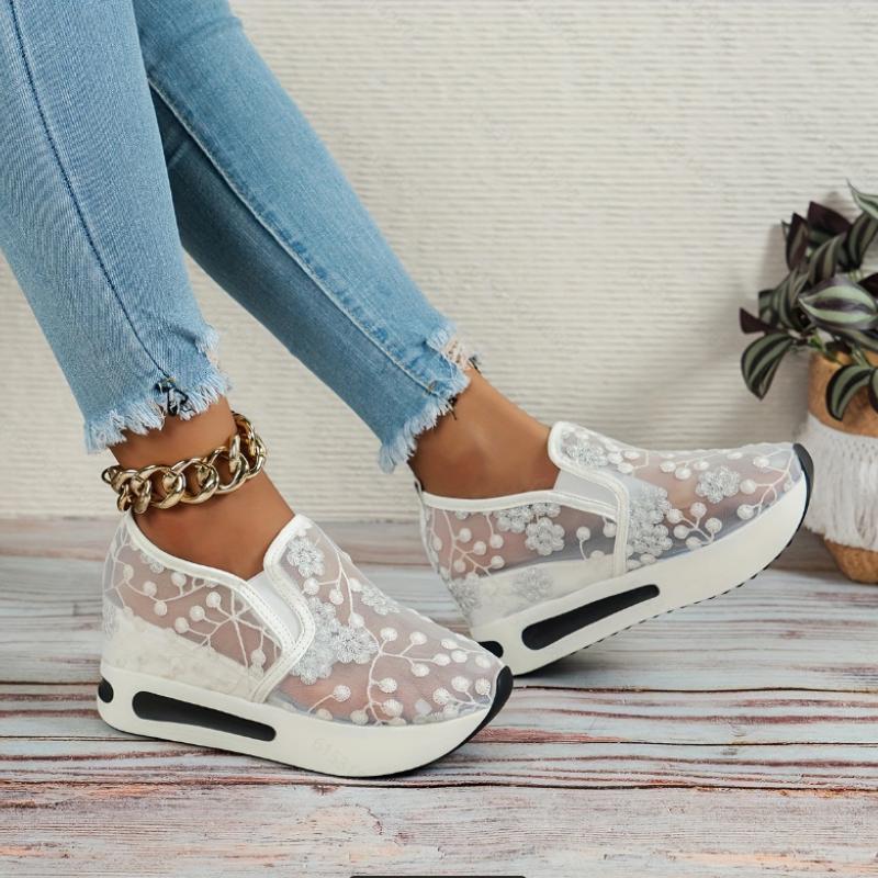 Bestel een maat groter platform wedges damessneakers bloemenborduurwerk mesh sneakers voor dames instapper casual comfortabele schoenen met hak vrouw