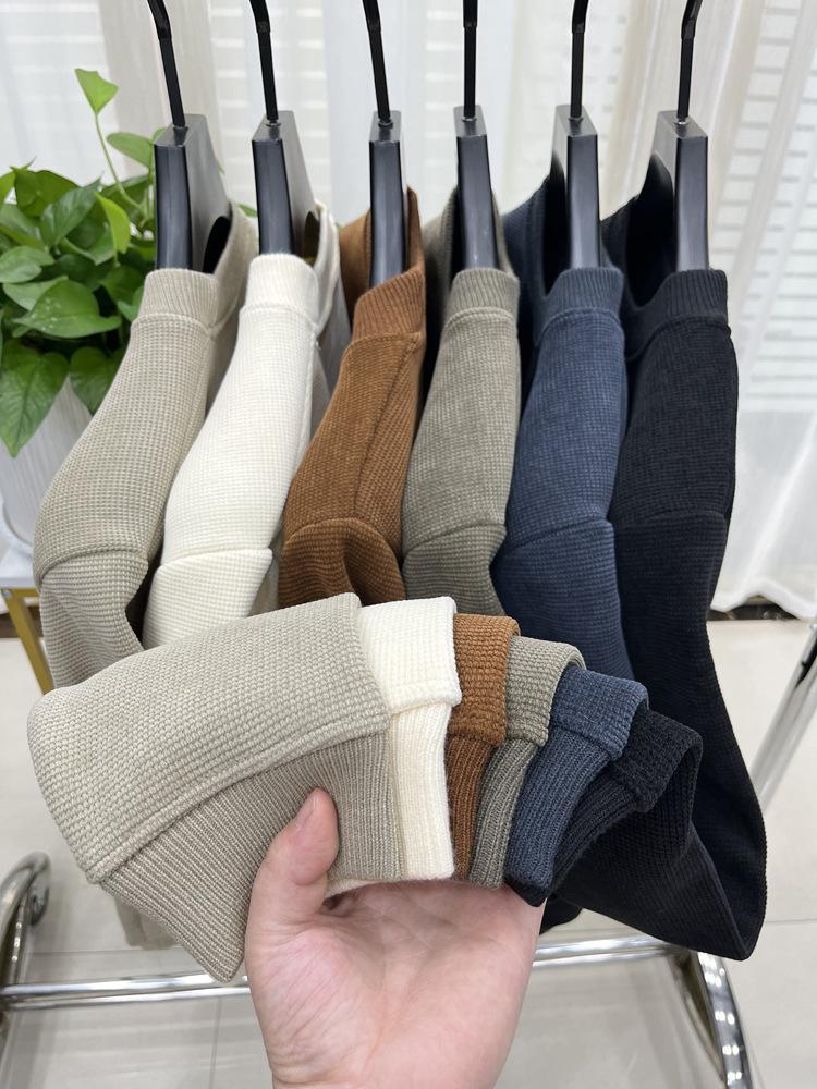 Men's Premium Fleece-Lined Sweatshirt: Warm, Thick, Solid Color, Round Neck, Long-Sleeve Base Layer for Autumn & Winter.