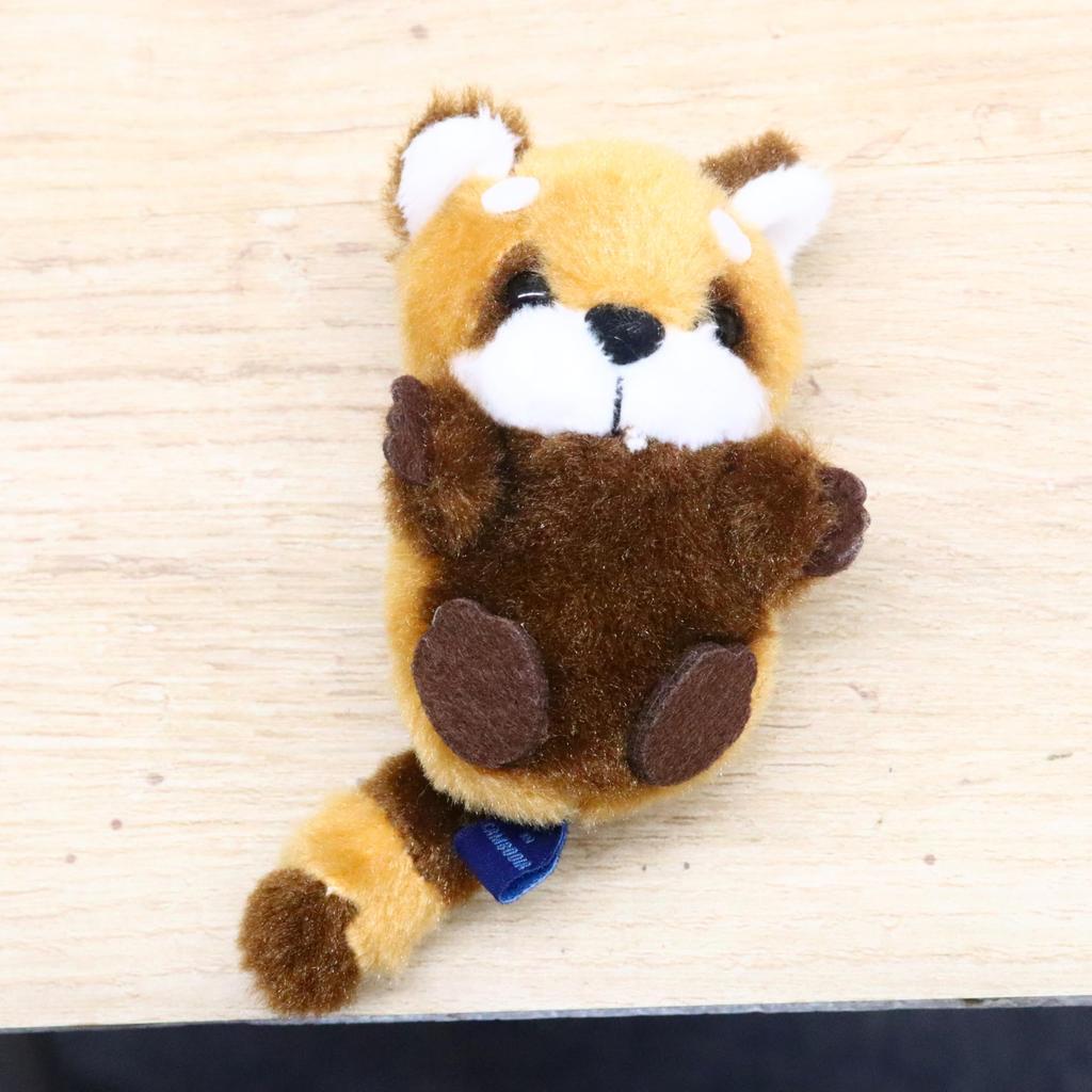 Takeoff Tiny Mate Small Plush Badge Series Red Panda with Pin
