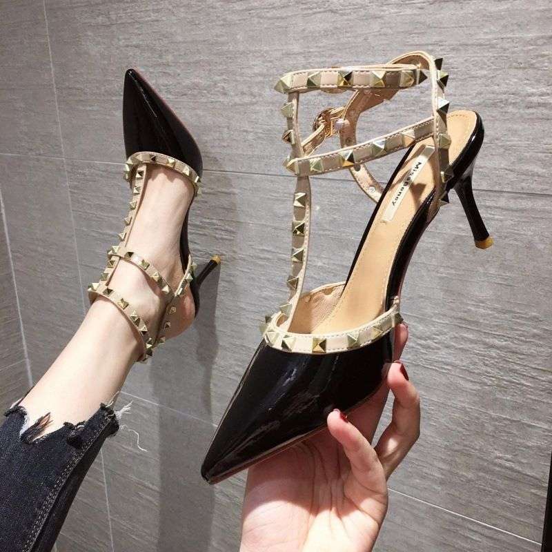 Summer pointed high heels women's 2025 new 42 large size niche sandals women's bag head rivets versatile