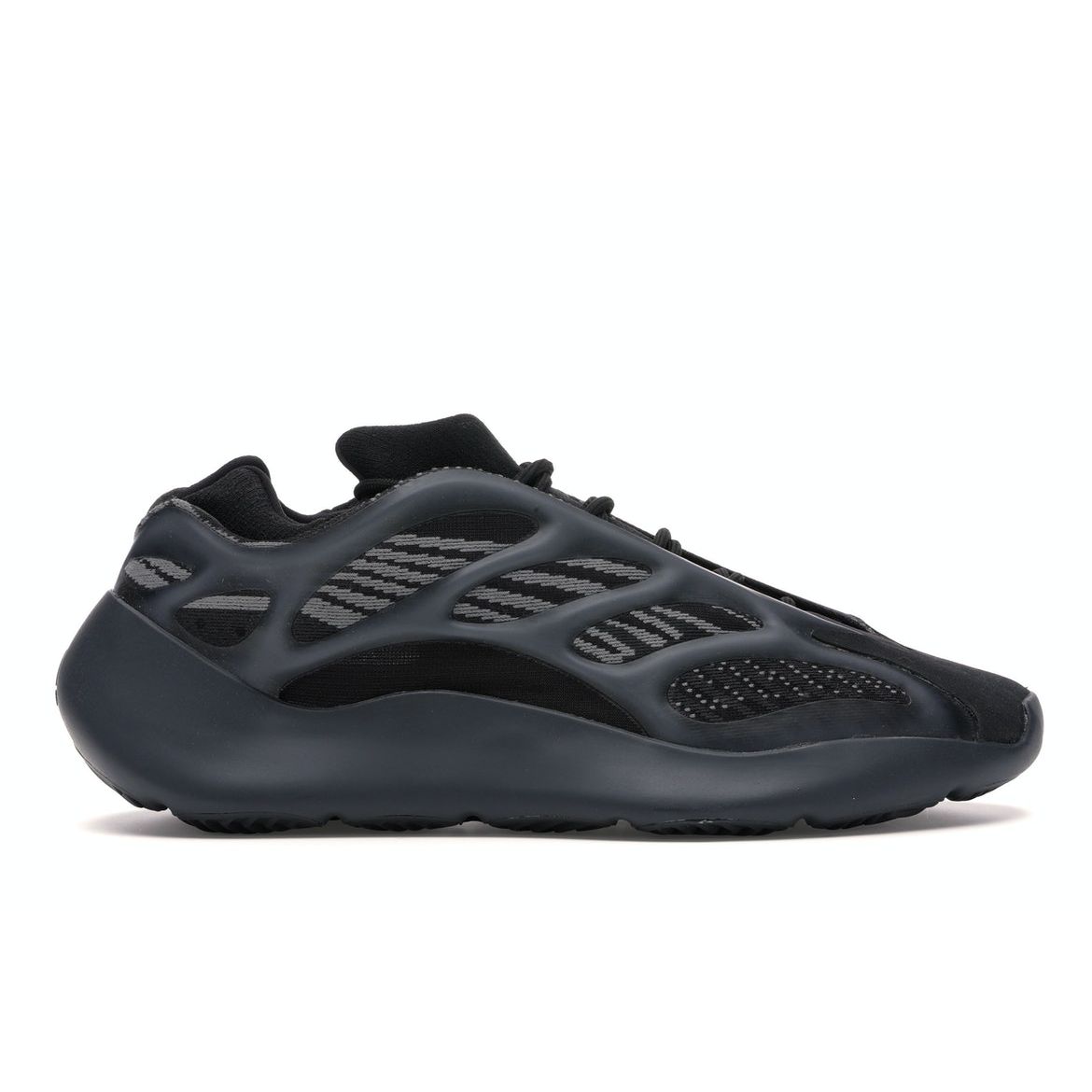 

Кроссовки унисекс adidas Yeezy 700 V3 Alvah Черные H67799