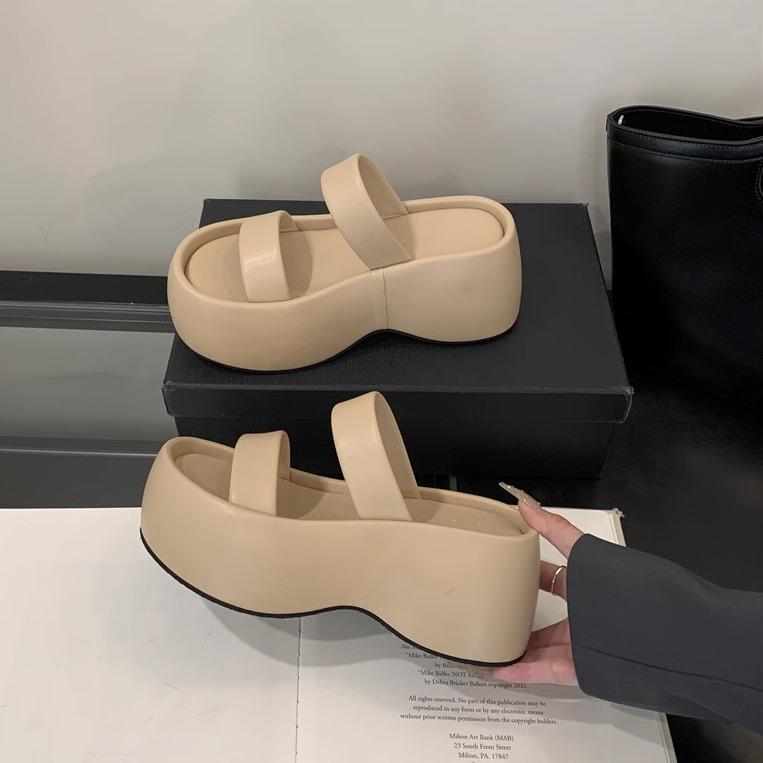 

Шлепанцы на толстой подошве 2025 новая летняя простая и универсальная двойная сандалия с одним словом, уличная обувь на танкетке, повседневные туфли-маффины 40 абрикосовый