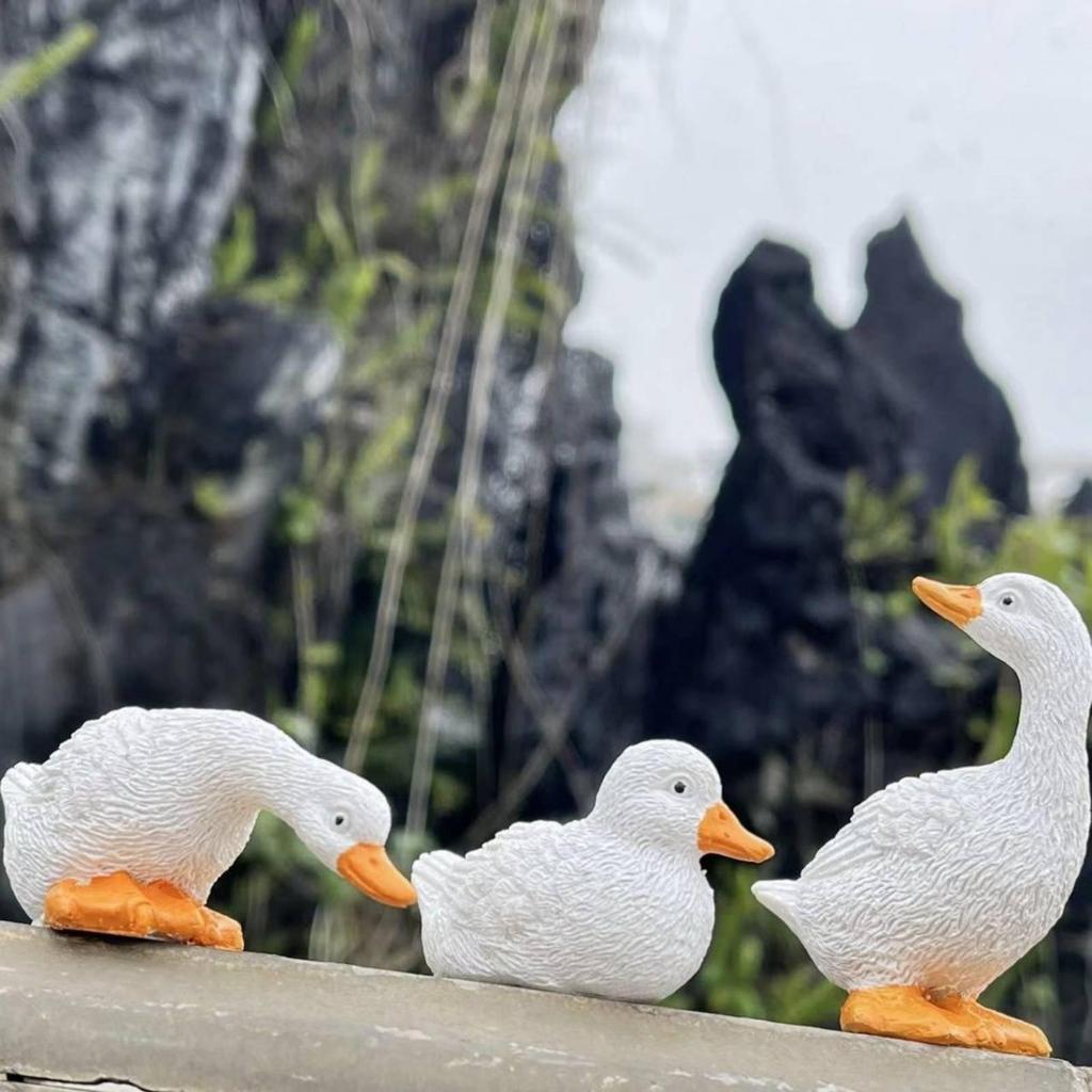 3 Pieces Resin Duck Statue Adorable Garden Ornament HandPainted for Courtyard, Pond