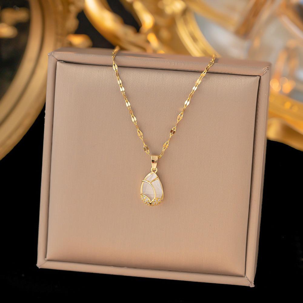 Titanium Steel Non-Fading Necklace: Elegant, Summer-Ready Clavicle Jewelry for Women