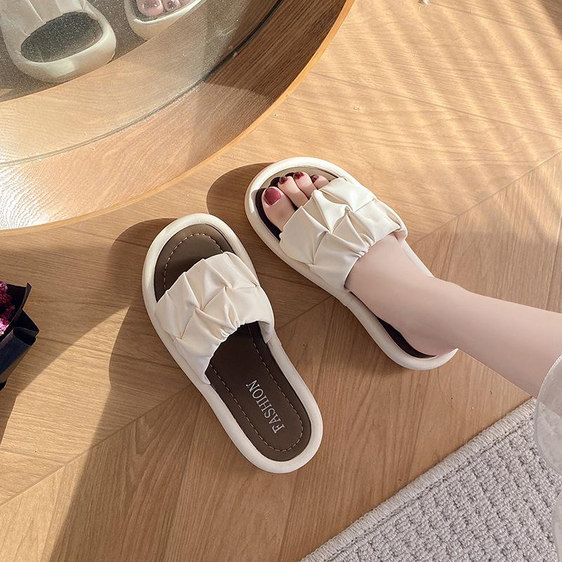 Flat-bottomed cool slippers women's summer wear new Internet celebrity casual non-slip beach sandals soft-soled lazy one-word drag