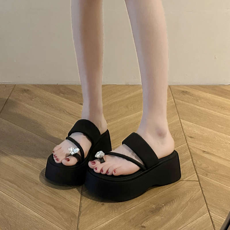 Thick-bottomed Set of Toe Cool Slippers for Women's Summer Wear 2025 New Models with Skirts, High-end Super Fire Silver Beach One-word Drag