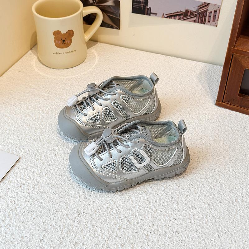 

Children s mesh breathable outdoor sports shoes Boys and girls 25 medium and small children s new toddler breathable casual running shoes 23