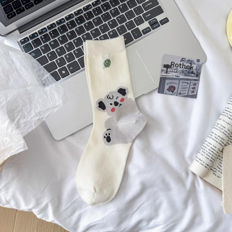 Women's Spring and Summer Fashion Is A Lovely Boneless Mesh Tube Stack Socks