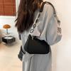 Popular Retro Gentle Temperament Small Square Bag 2023 Fall Shoulder Handheld Fashion Casual Yankee Underarm Small Square Bag