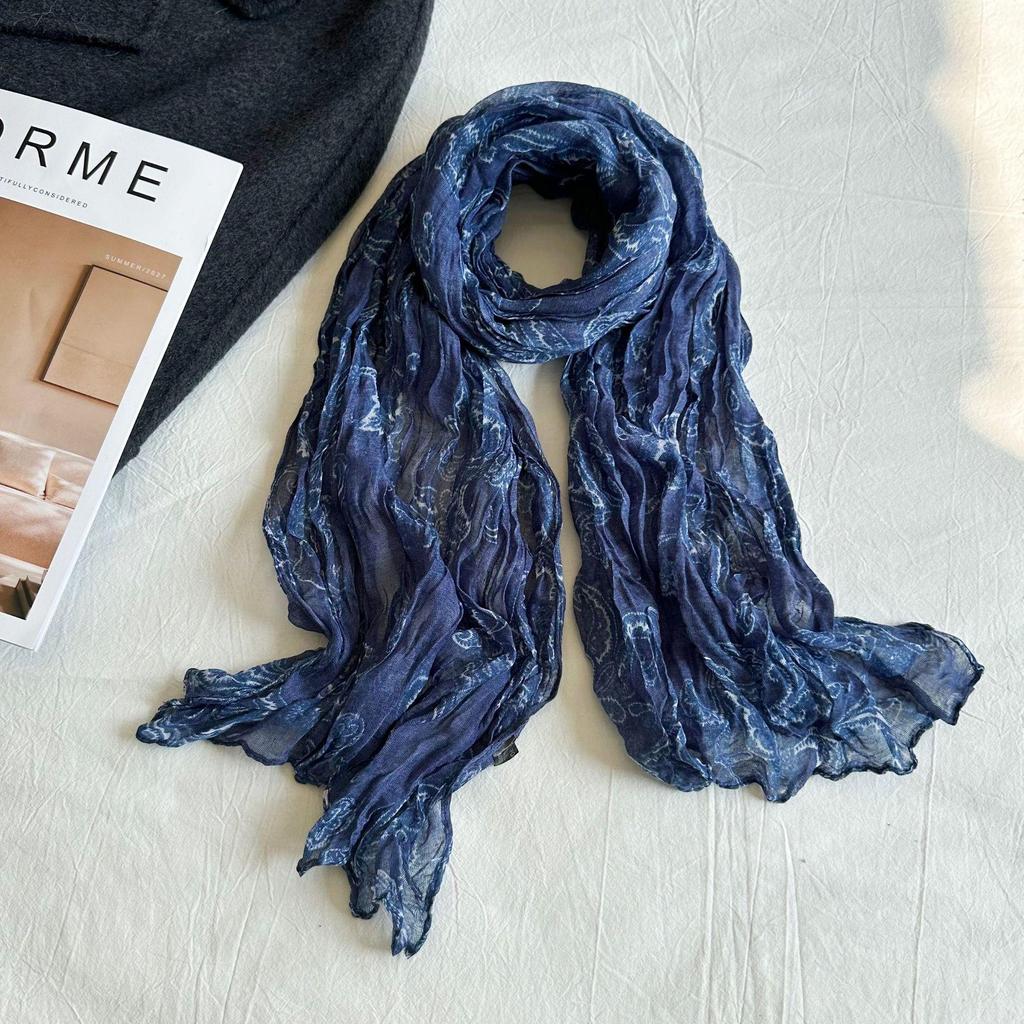 Écharpe en coton et lin bleu dégradé: Accessoire Plissé Long pour Femme, Impression Polyvalente Rétro pour l'Automne/Hiver