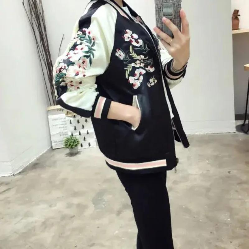 Giacca Bomber da Donna in Raso Sukajan Ricamata Baseball Cappotto Floreale Harajuku Autunno Seta Giapponese Ragazze
