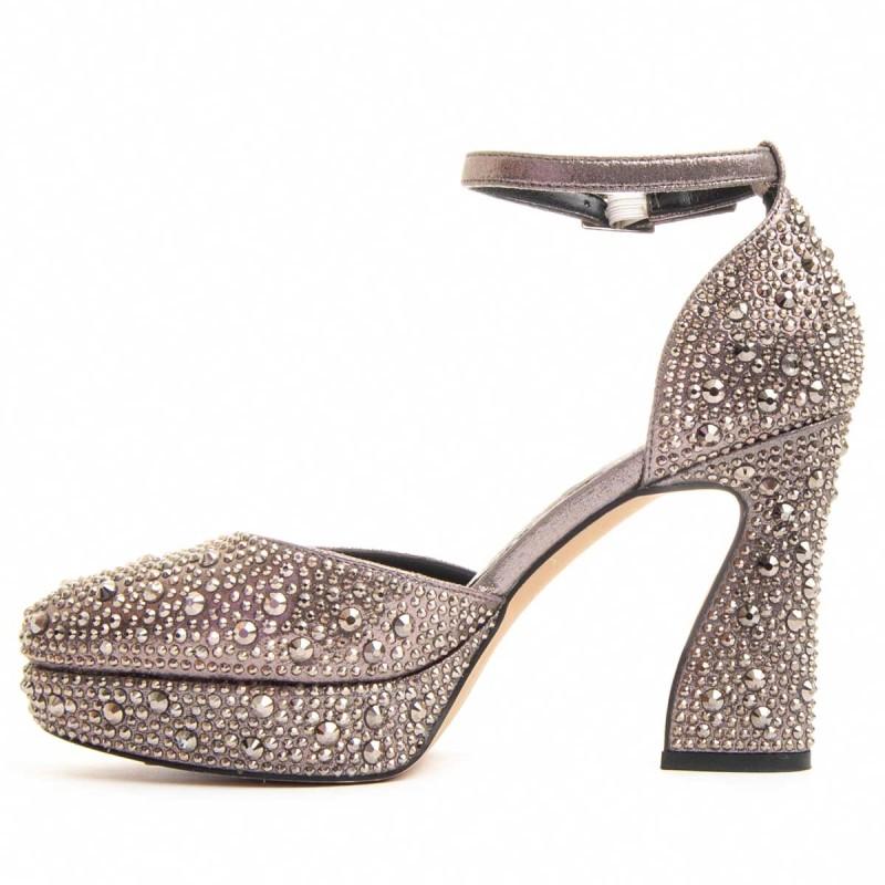 Comfortable Salon For Women.  Montevita  Salonnt7  84704