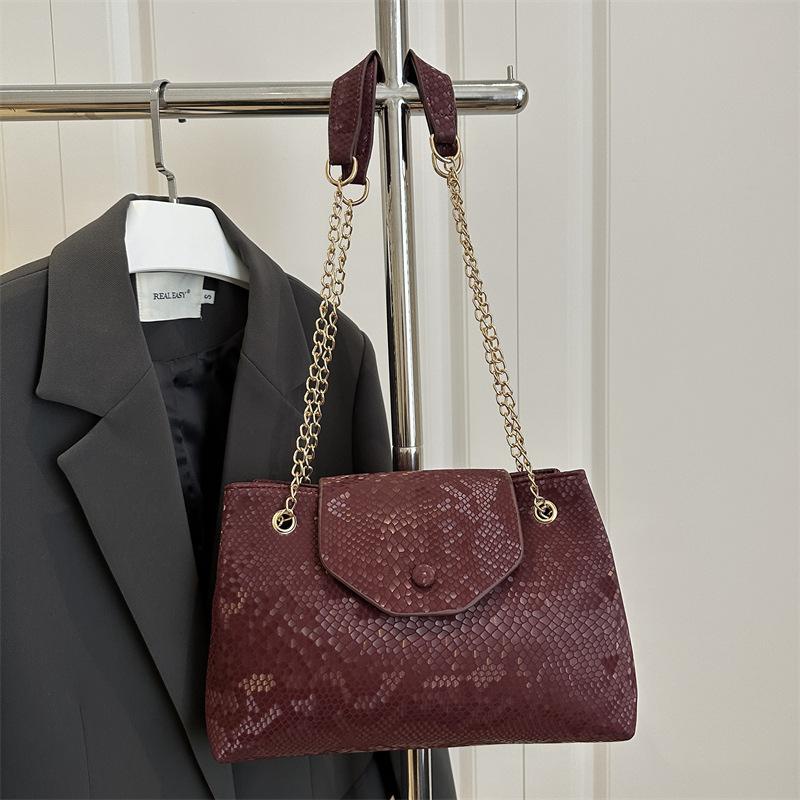 Premium Sense Large Capacity Bag Women 2025 New Fashion Versatile Chain Shoulder Bag Commute To Work Tote Bag