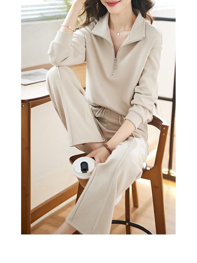 Women's Trendy Autumn Two-Piece Set: Elegant Collared Long-Sleeve Sweatshirt and Casual Pants