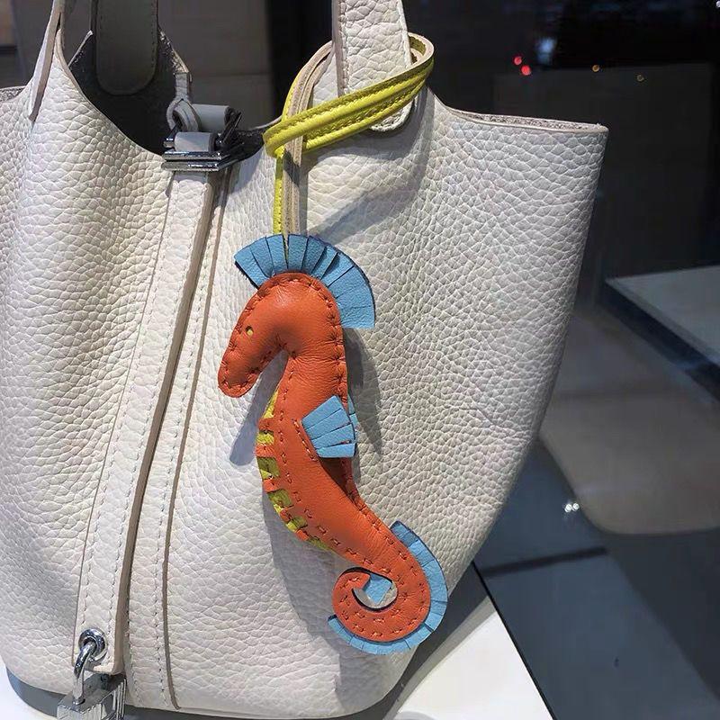Hippocampus Cow Leather Car Keychain Pendant Bag Pendant Personalized Simple Girls Gift Bag Accessories