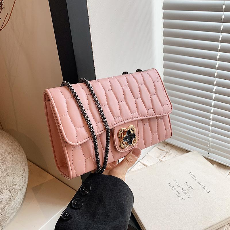 

2024 summer new trend personalized commuter bag casual niche small square bag this year popular beautiful messenger bag рожевий