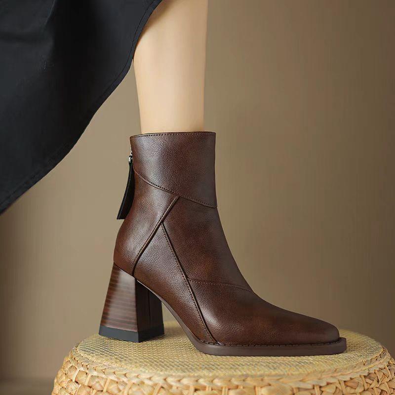 Pointed thick heel boots women's autumn and winter new British thick heel Martin boots rear zipper thin boots