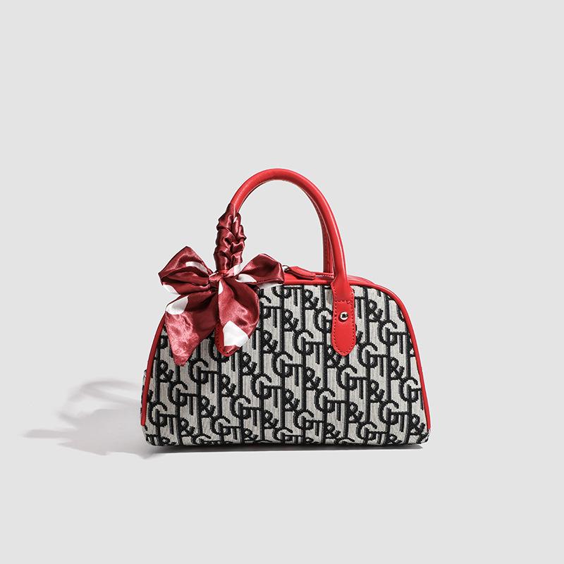 

2025 new fashionable versatile single shoulder oblique span bag retro old flower big brand with the same hand shoulder oblique collapse bag чёрный