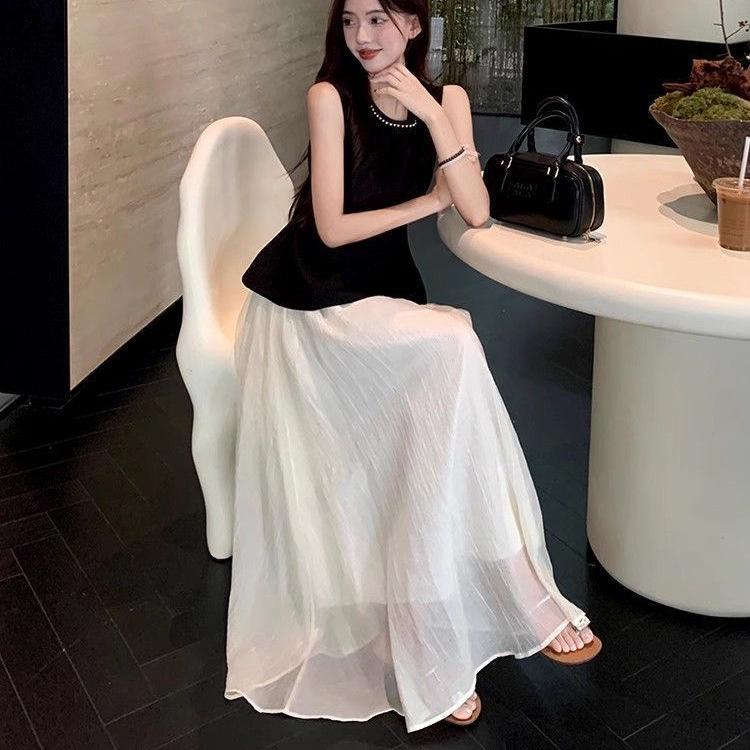 

Elegant Korean Summer Skirt Set - Trendy & Stylish Two-Piece Outfit Small