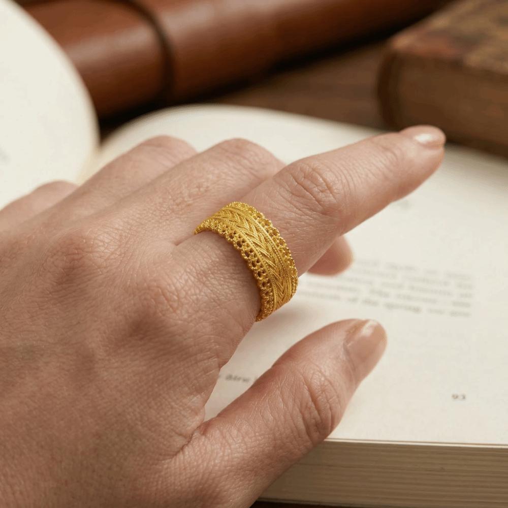 Elegant Sandy Gold Filigree Ring Weave Design Ancient Ring Classic Banquet Jewelry Party