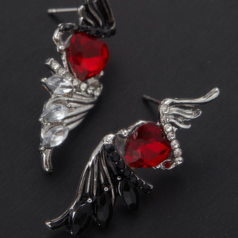 New Gothic Style Red Heart Set Zircon Wing Earrings, Suitable for Women's Halloween Party Accessories, Jewelry Gifts