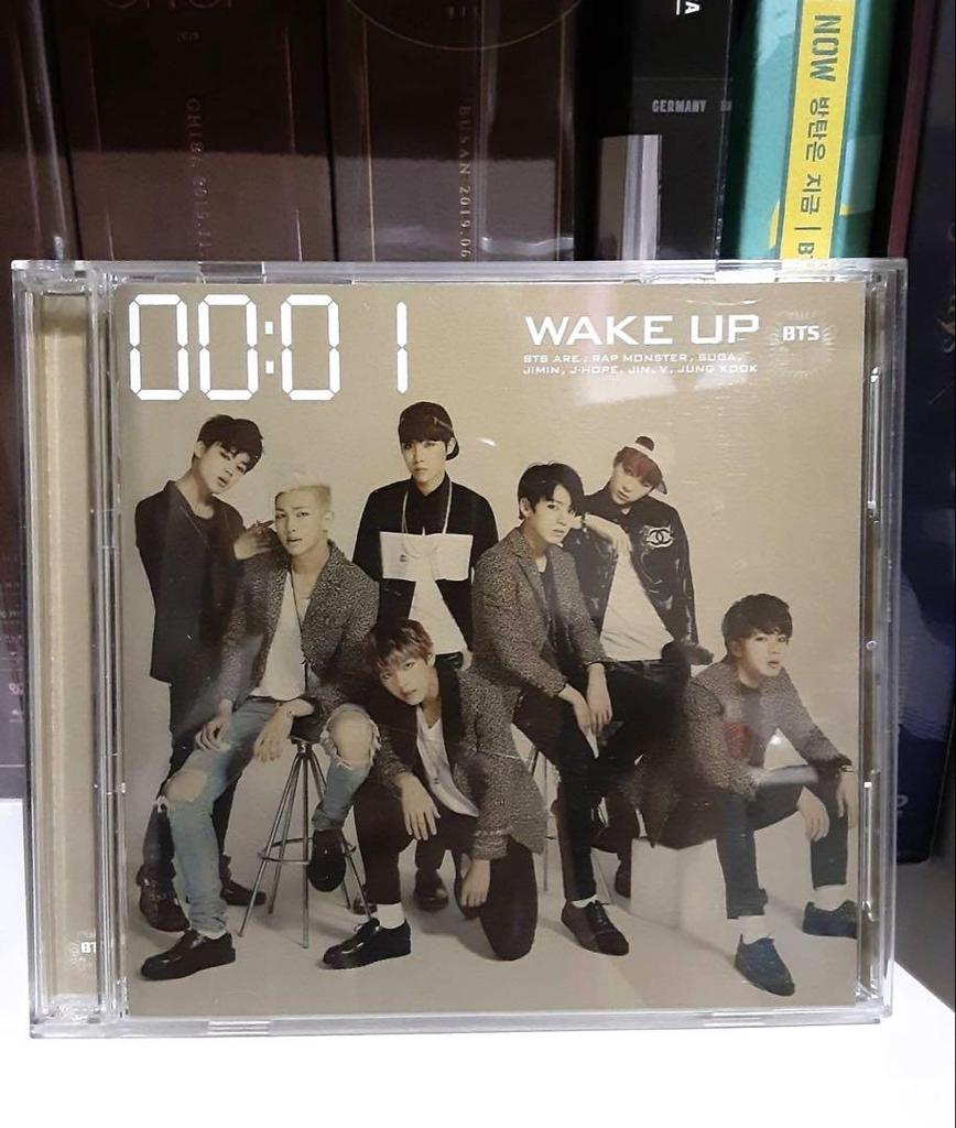 [USED] BTS WAKE UP First Limited Edition A CD DVD