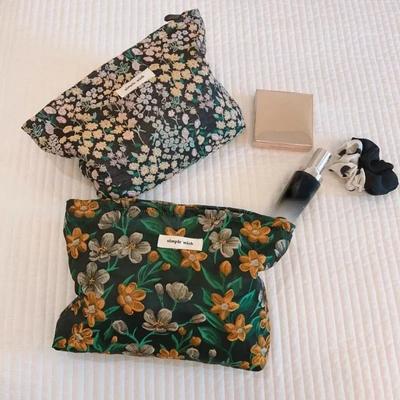 Women Retro Floral Jacquard Cosmetic Bag Makeup Pouch Hand Travel Bag Lipstick Organizer Cases Fashion Zipper Phone Purse