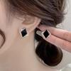 New Style Exquisite Black Rhombus Earrings for Women New Cool Style Earrings Niche Design High-end Earrings