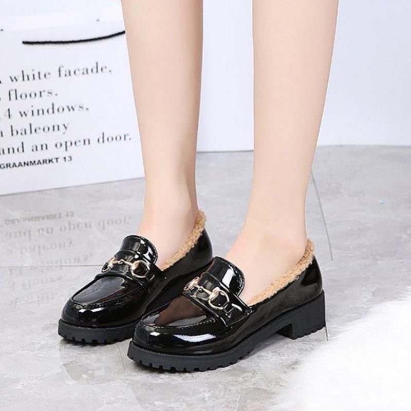 Rundkopf flauschige kleine Lederschuhe für Damen Winter neue modische flachbodige Plüsch warme Liebe kleine Lederschuhe