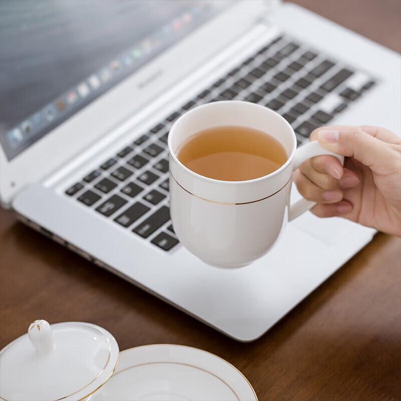 

NHZHIW Ceramic Teacup with Lid and Saucer