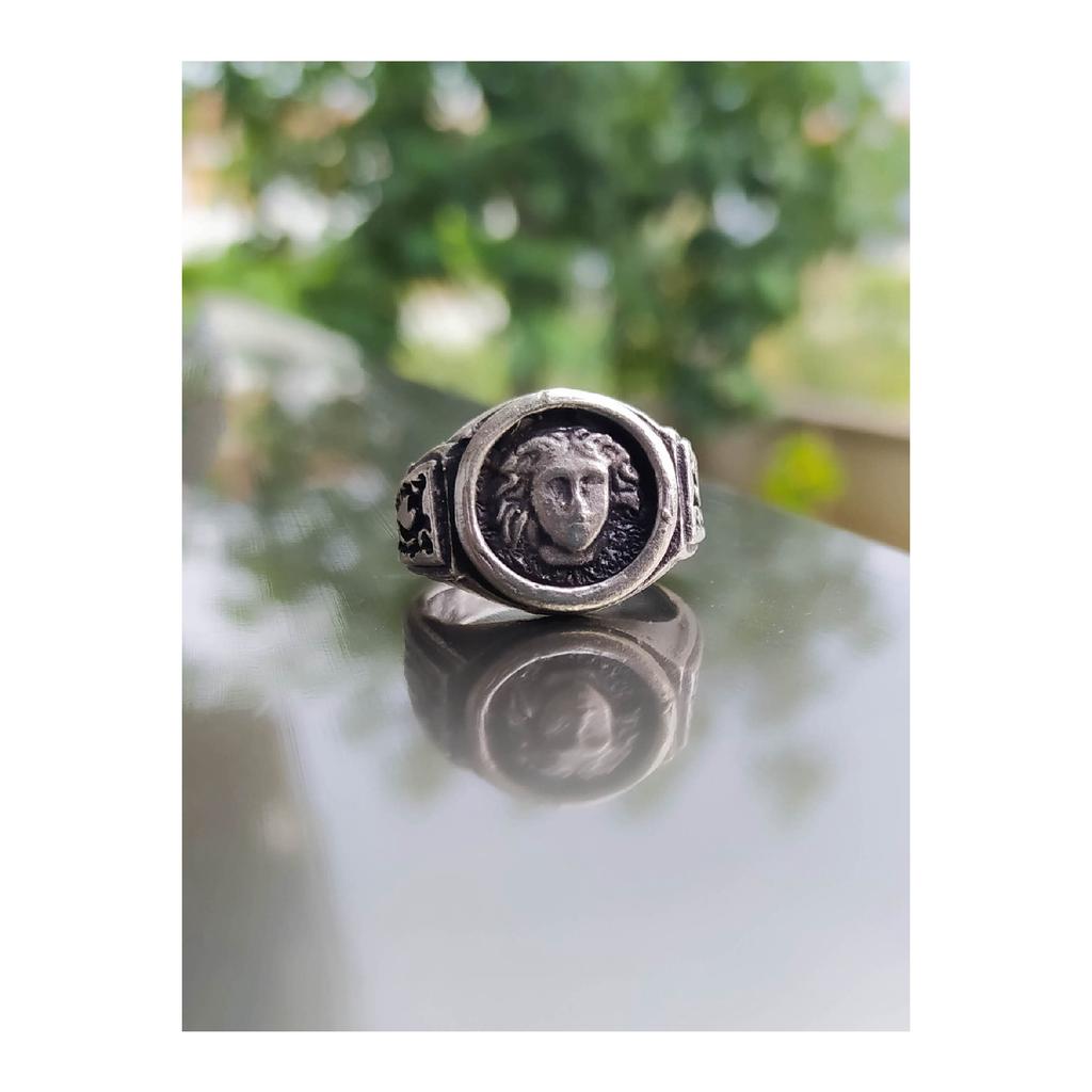 Verstellbarer, versilberter Unisex-Ring Medusa-Modell