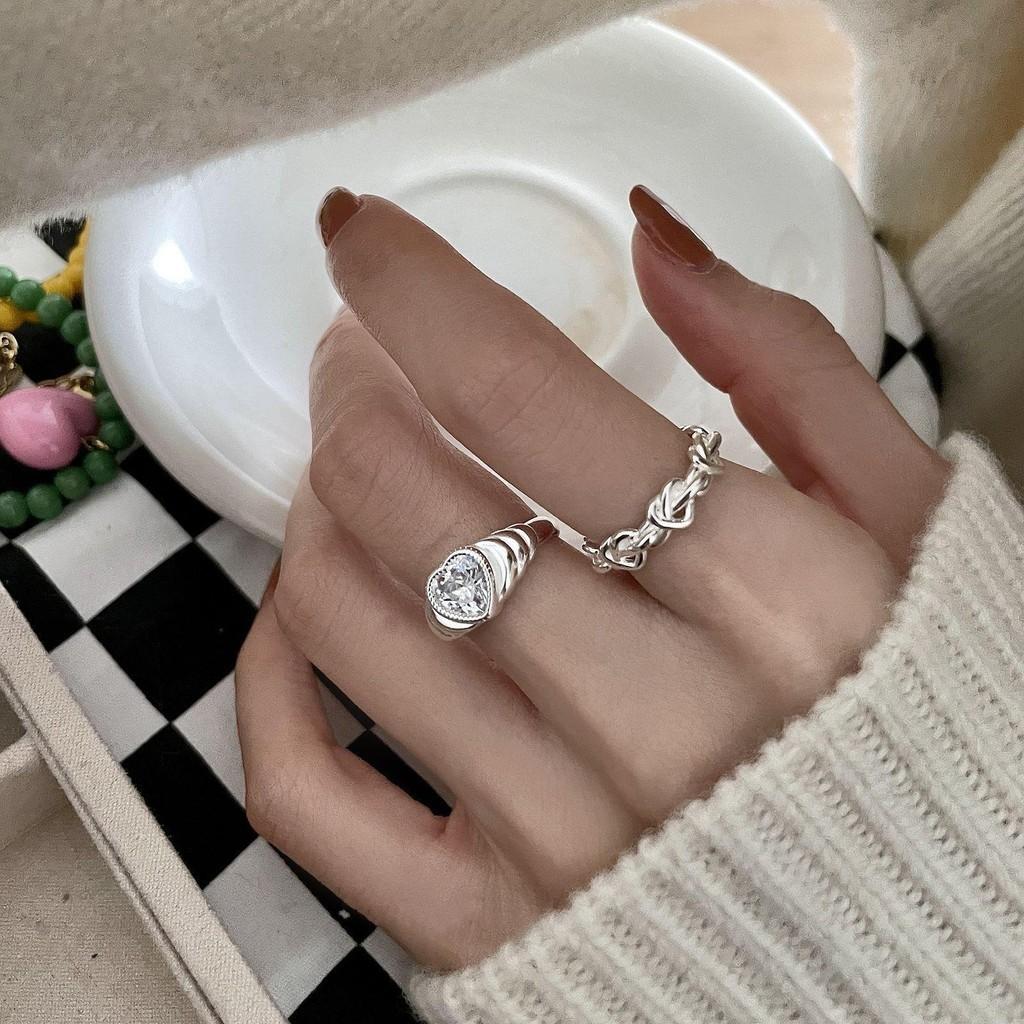 Fashionable Korean Twisted Heart Design Adjustable Ring In Shiny 925 Silver