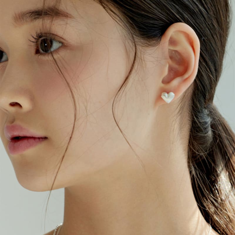 Murmur [925silver]Matt Volume Heart Stud Earring