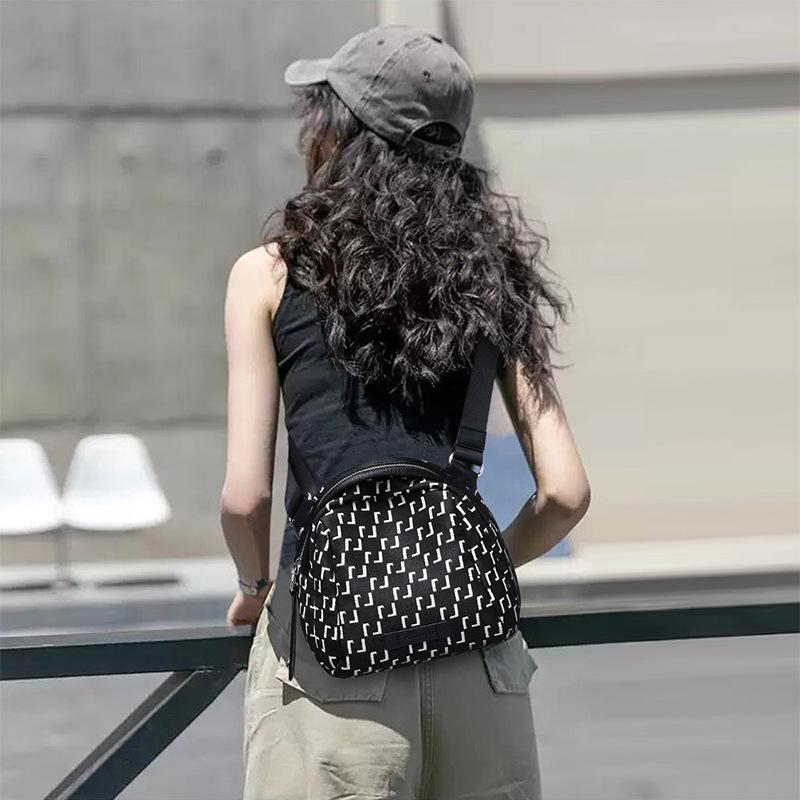 

2025 Новая универсальная сумка через плечо Tide Printed Canvas Осенняя сумка для шоппинга Повседневная модная сумка из ткани Оксфорд для женщин