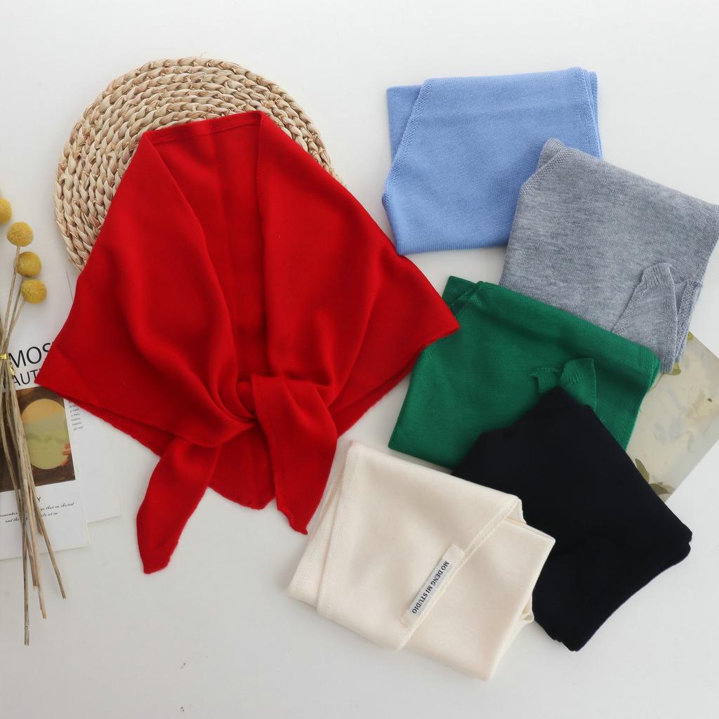 Autumn And Winter Small Wool Solid Color Triangle Scarf Scarf Women'S Fashion Outer With Small Shawl Warm Neck Protection Knitted Scarf
