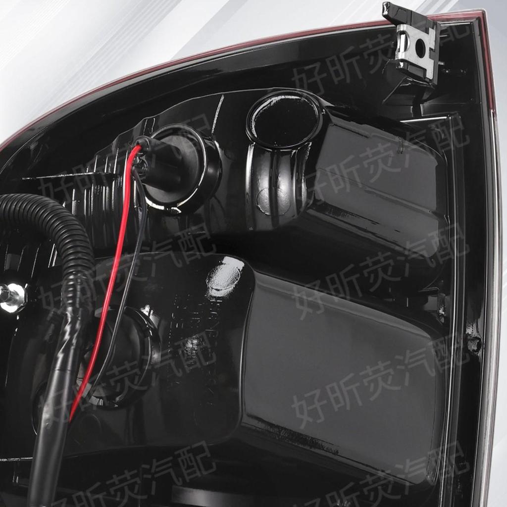 Toyota Tundra 2004-2006 Rear Tail Light Assembly Brake Light 81560-0C040