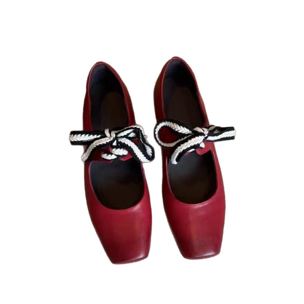 Retro Schnür-Ballerinas mit quadratischer Zehenpartie aus Schafsleder, mit Rock, literarische Mary Janes, kleine Lederschuhe, dicker Absatz, Einzelne Schuhe