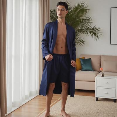 Herren Pyjama-Set in Unifarbe mit Morgenmantel und Shorts.