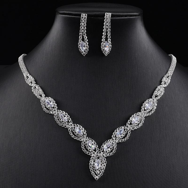 High-end Light Luxury Zircon Necklace Women's Water Drop Fringed Earrings Jewelry Set Cold Wind Collarbone Hair