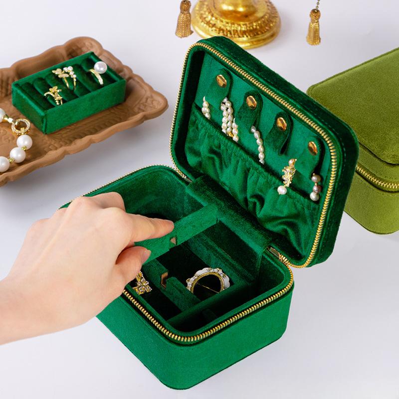Flannel Jewelry Box, Jewelry Storage Box, Double-layer High-grade High-grade Anti-oxidation Jewelry Box.