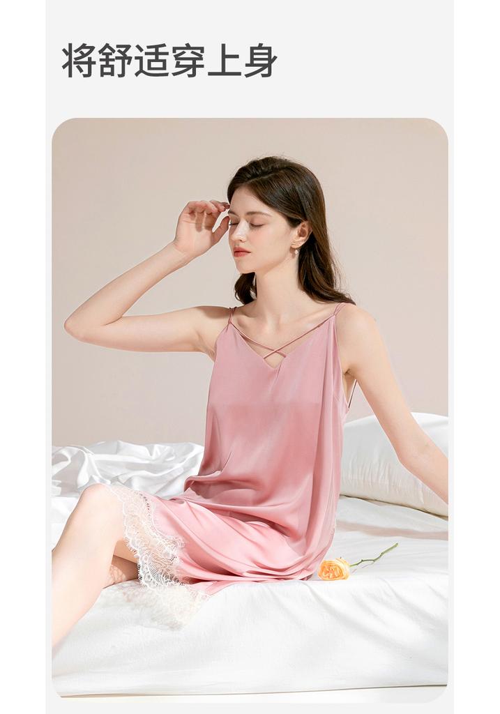 Fenteng [satin imitation silk] high-end suspender nightgown, light luxury dress, lace low neck sleepwear, women's sexy short skirt