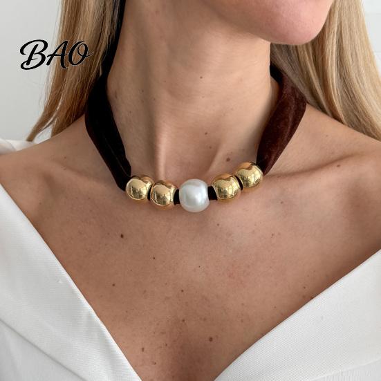 Autumn Winter Fashion Accessory Leopard Print Scarf Choker, Fabric Necklace with Faux Pearl Metallic Beads, Elegant Adjustable Velvet Choker