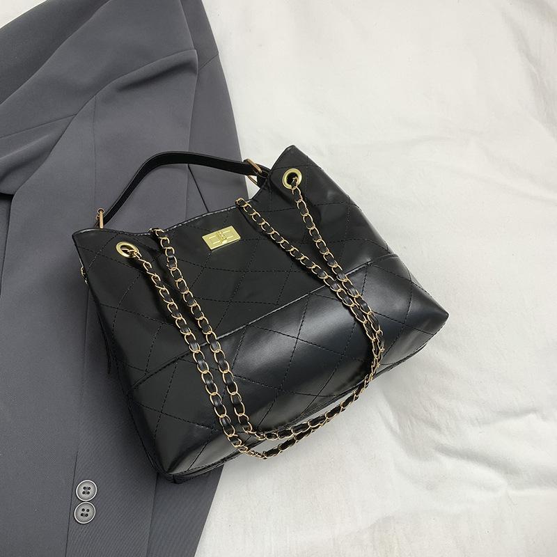

Autumn and winter bags women s new contrasting color retro chain single shoulder underarm bag portable crossbody shoulder bag trend
