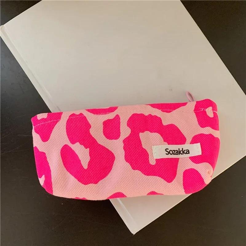 Fashion Retro Floral Corduroy Cosmetic Bag Women Portable Clutch Vintage Makeup Bag Makeup Pouch Bathroom Toiletry Organizer