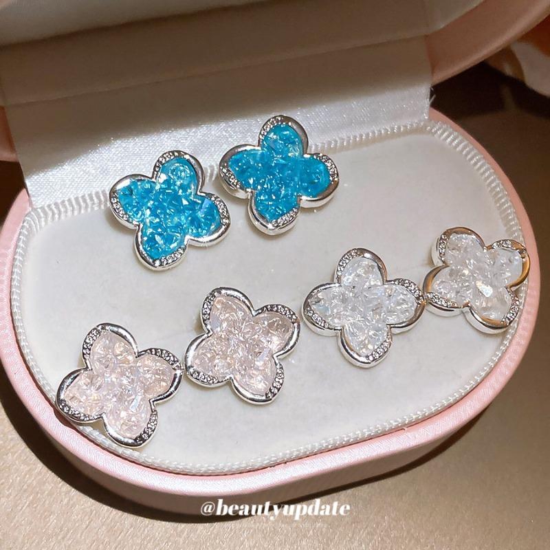 Silver Needle Lucky Grass Crystal Flower Stud Earrings Women's New Popular Earrings Light Luxury High-end Earrings Design Sense